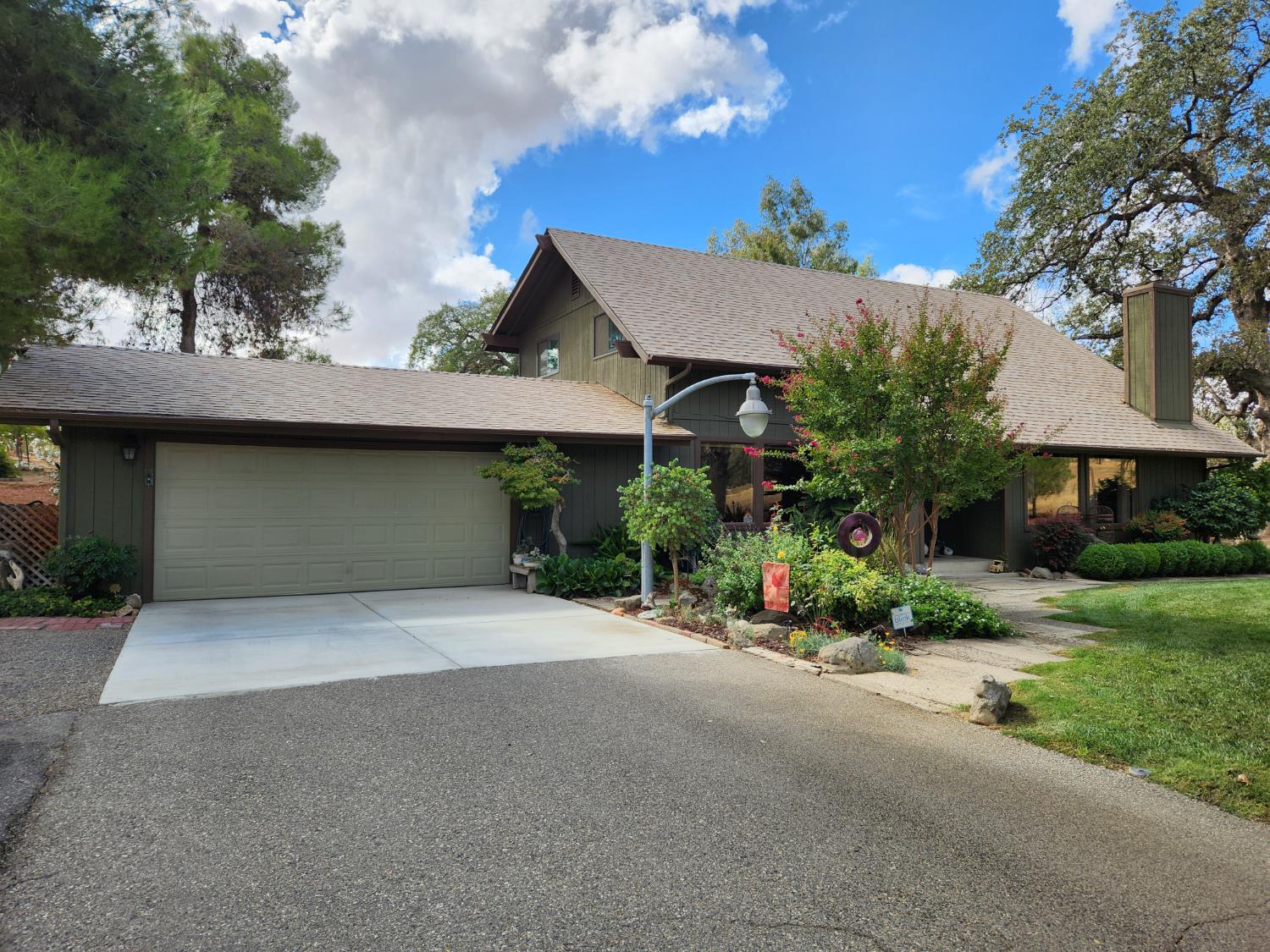 22266 Frontier Rd, Clovis, CA 93619