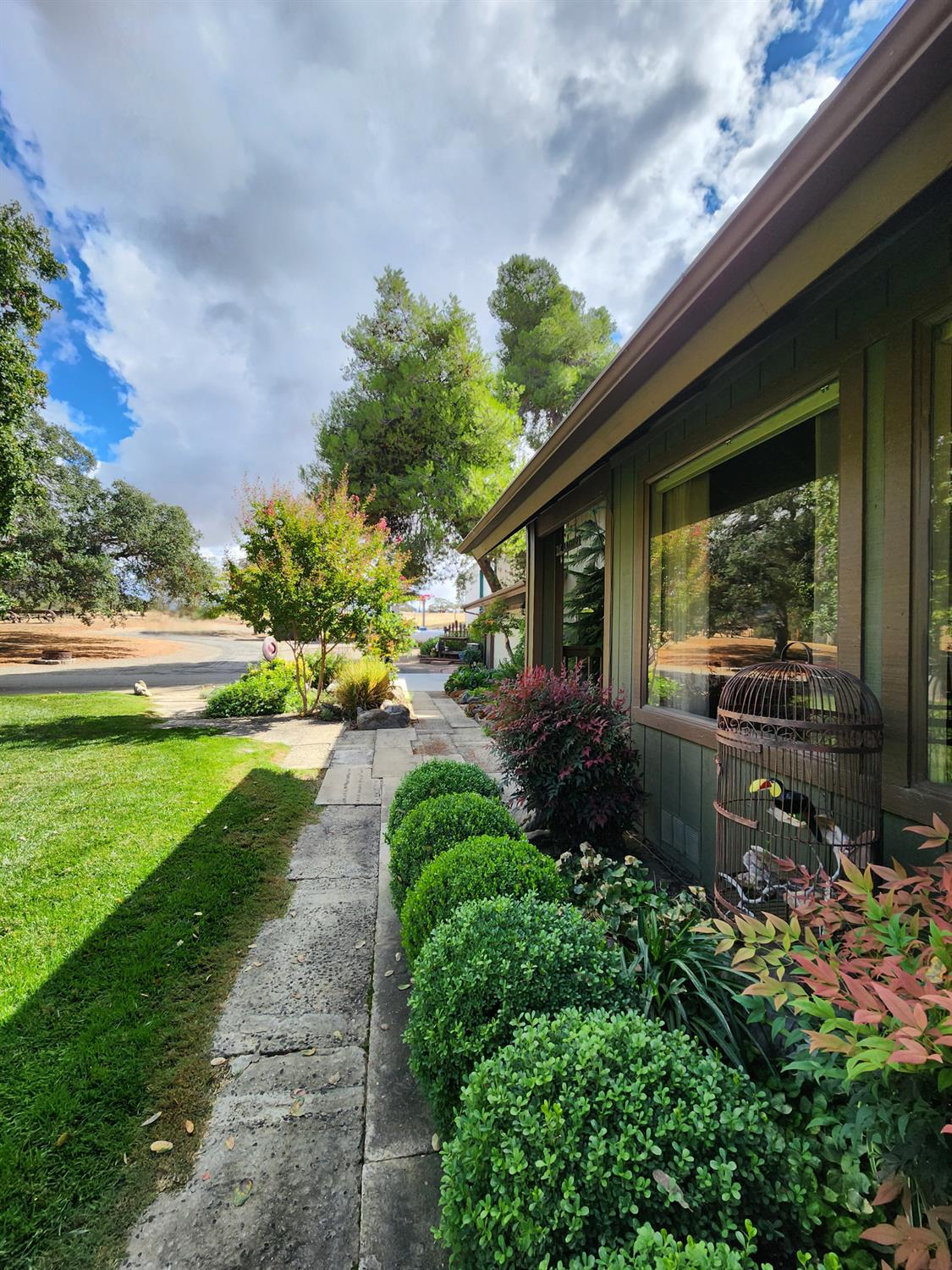 22266 Frontier Rd, Clovis, CA 93619