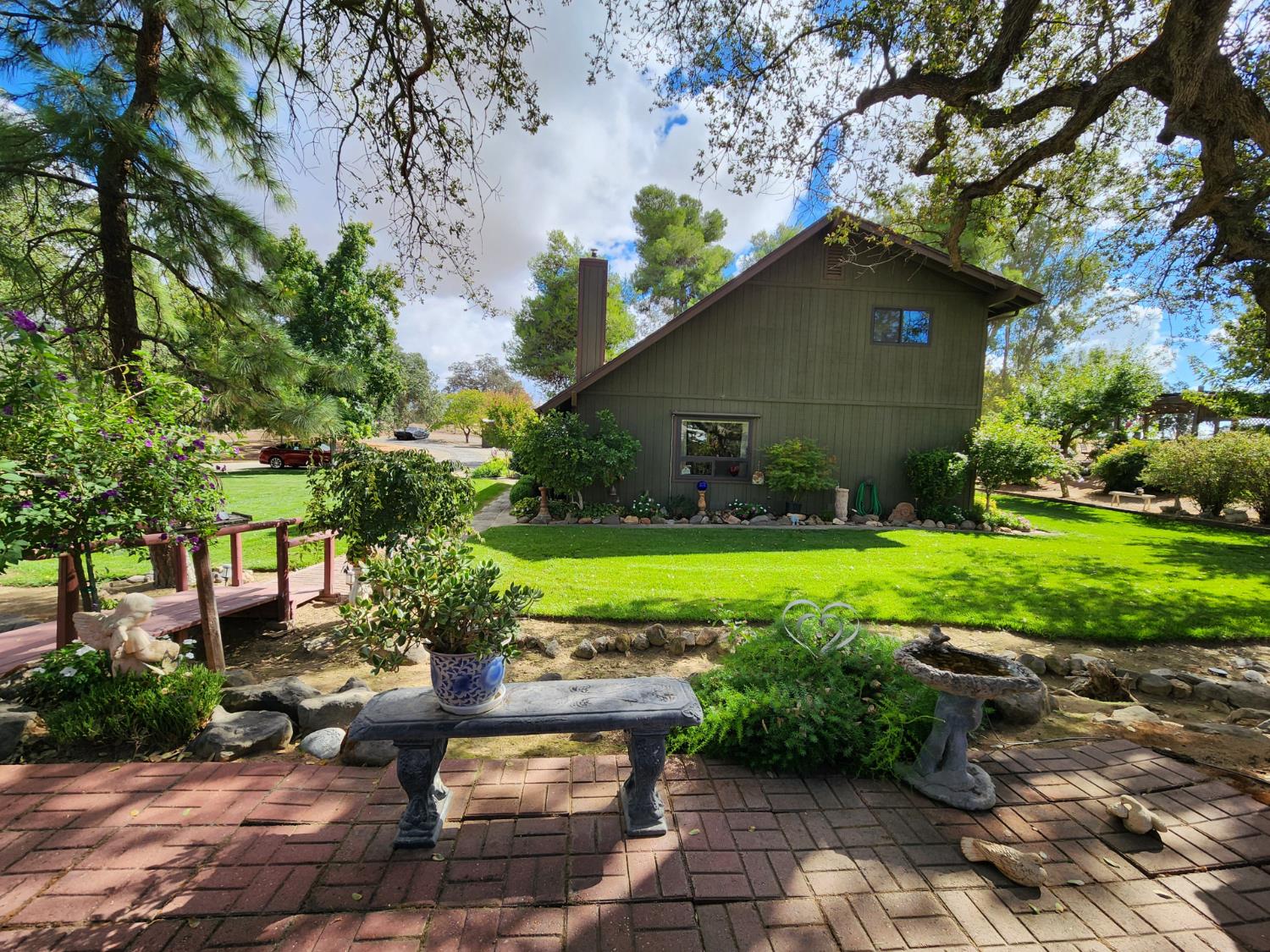 22266 Frontier Rd, Clovis, CA 93619