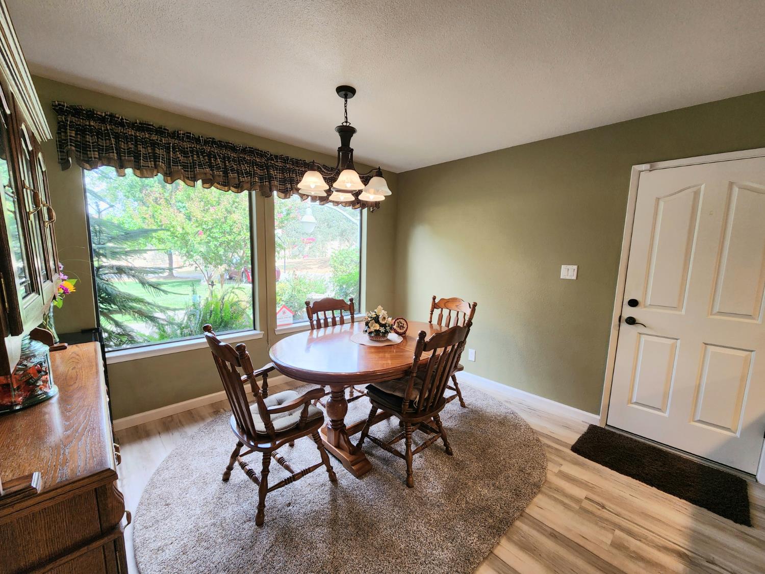 22266 Frontier Rd, Clovis, CA 93619