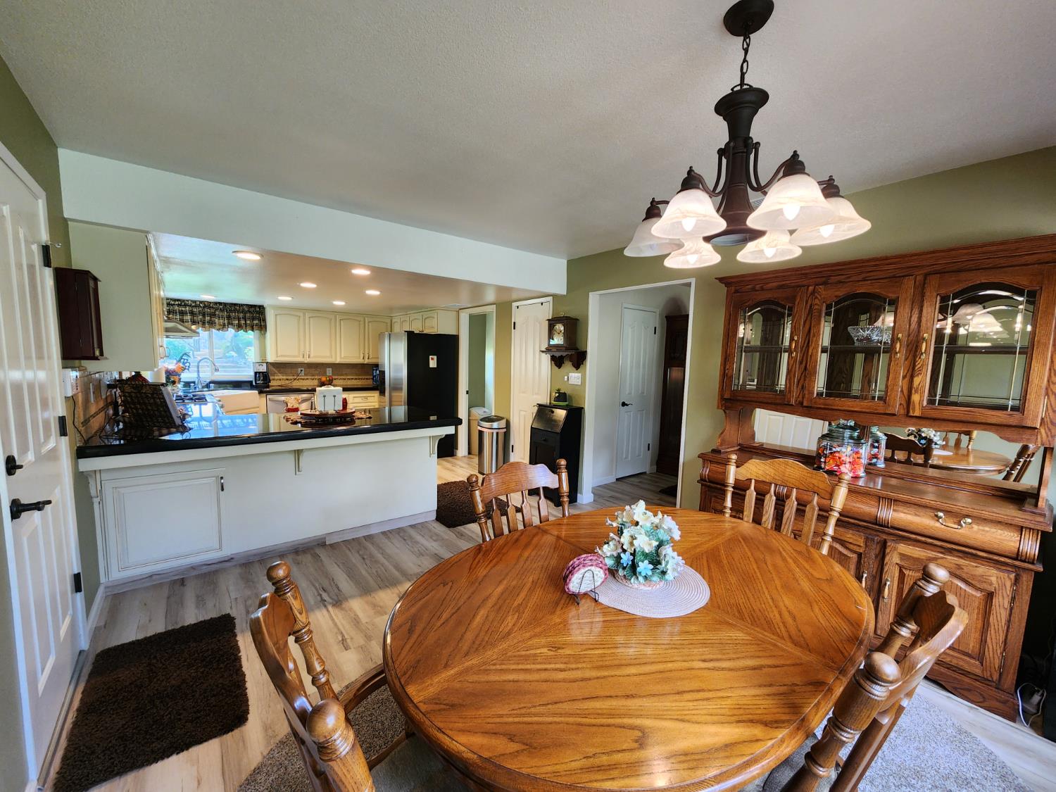 22266 Frontier Rd, Clovis, CA 93619