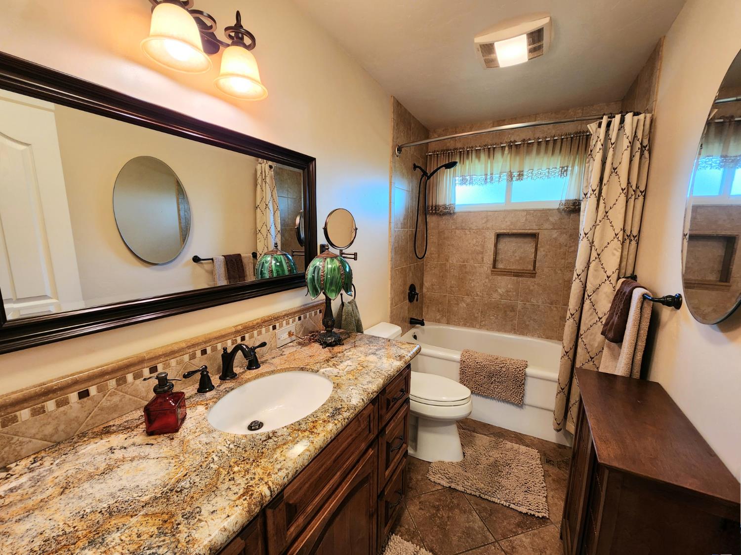 22266 Frontier Rd, Clovis, CA 93619