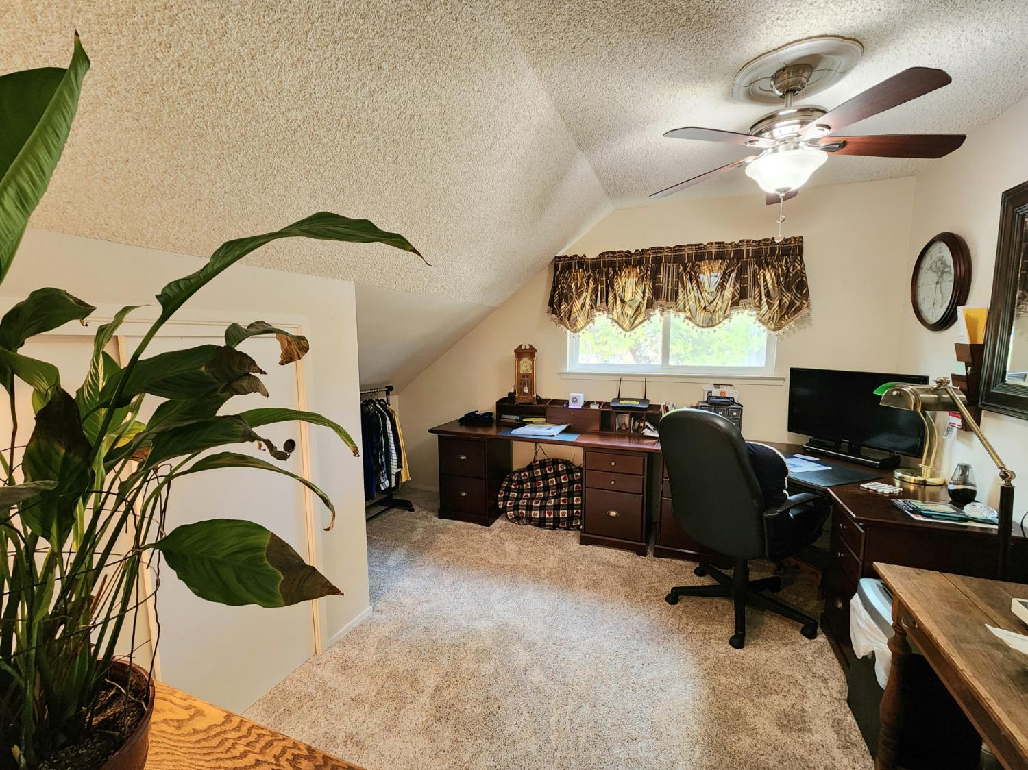 22266 Frontier Rd, Clovis, CA 93619