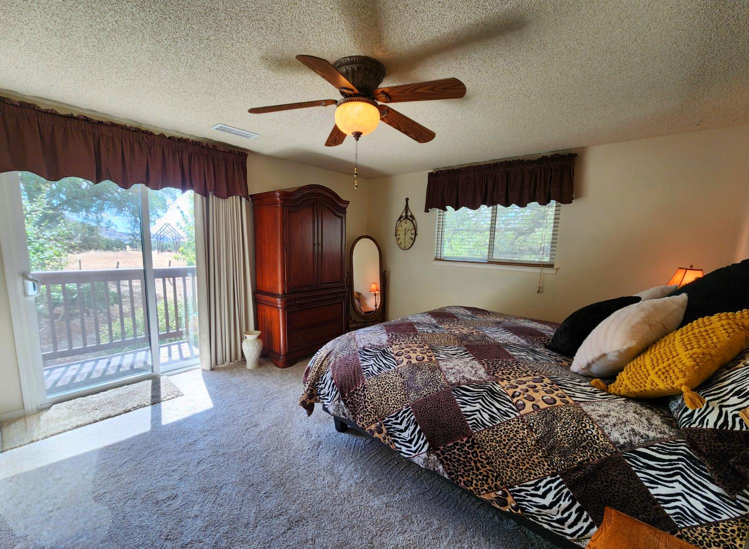 22266 Frontier Rd, Clovis, CA 93619