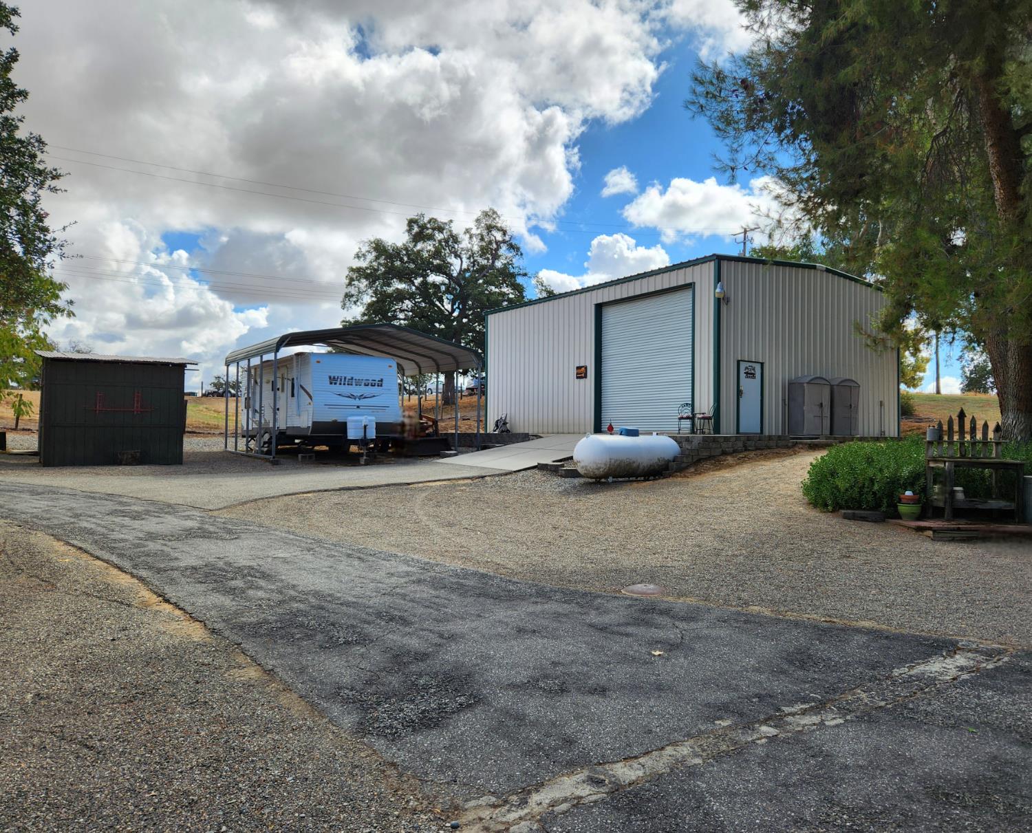 22266 Frontier Rd, Clovis, CA 93619