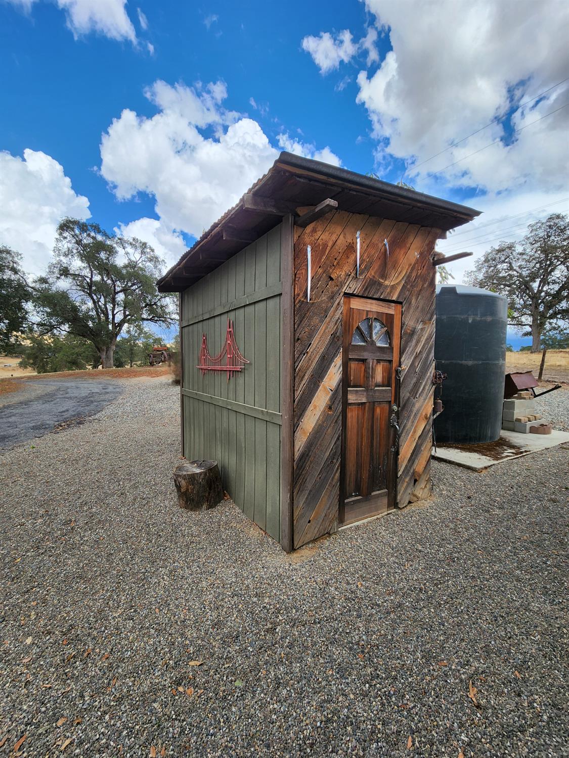 22266 Frontier Rd, Clovis, CA 93619