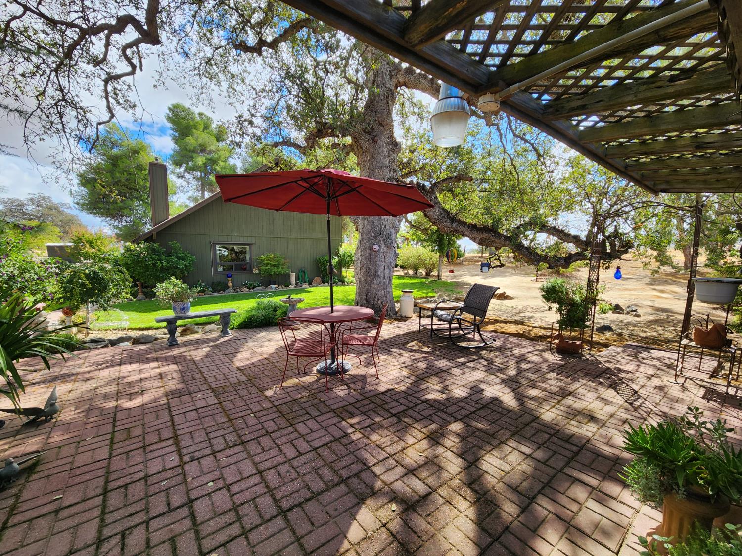 22266 Frontier Rd, Clovis, CA 93619