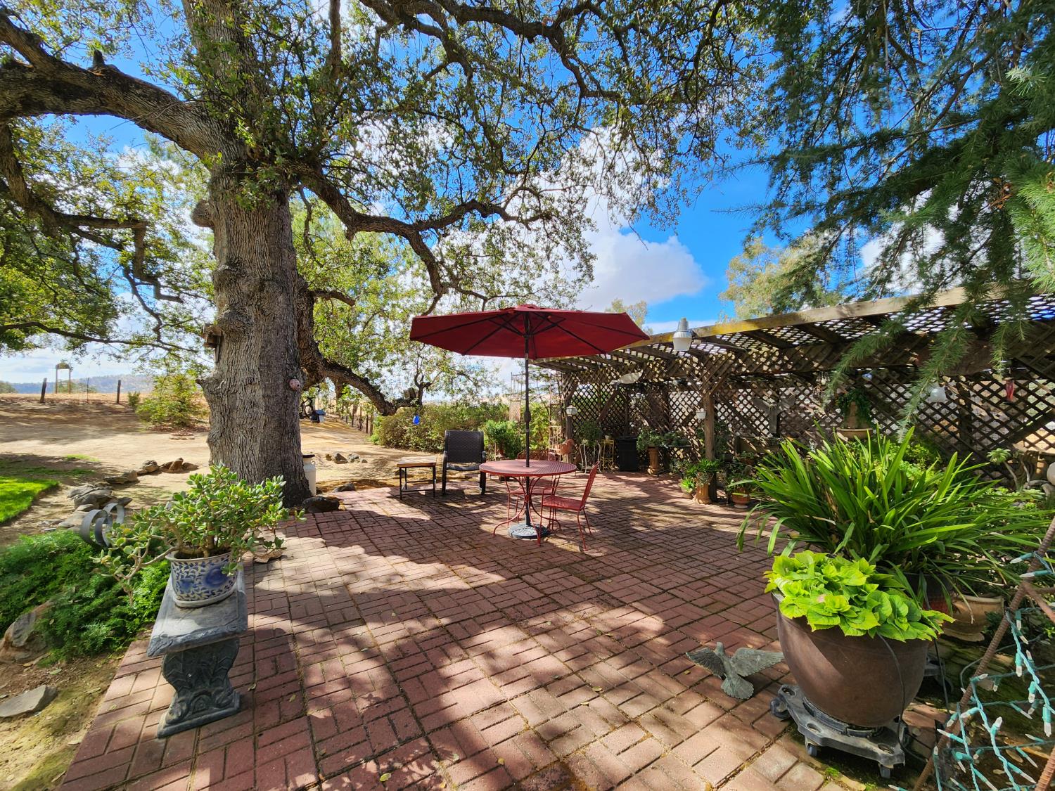 22266 Frontier Rd, Clovis, CA 93619