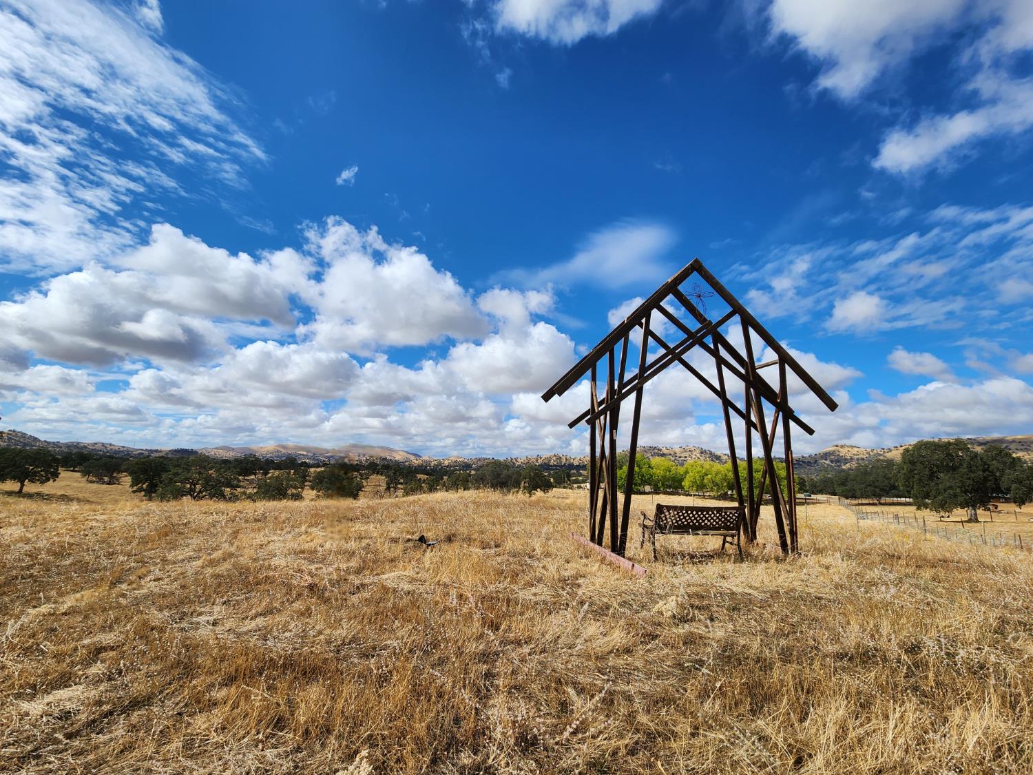 22266 Frontier Rd, Clovis, CA 93619