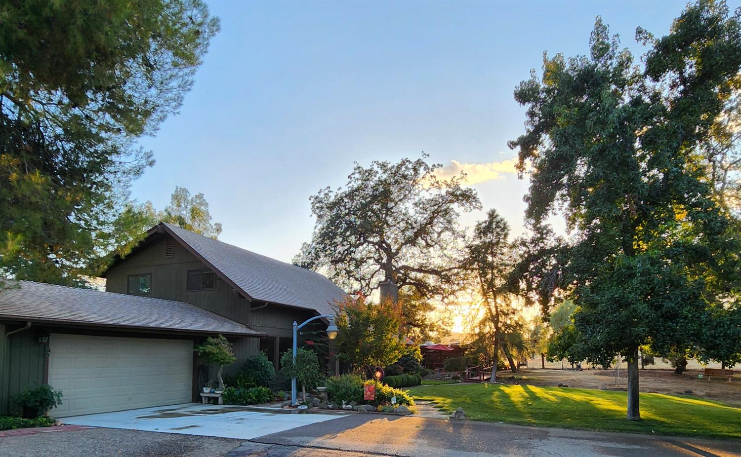 22266 Frontier Rd, Clovis, CA 93619