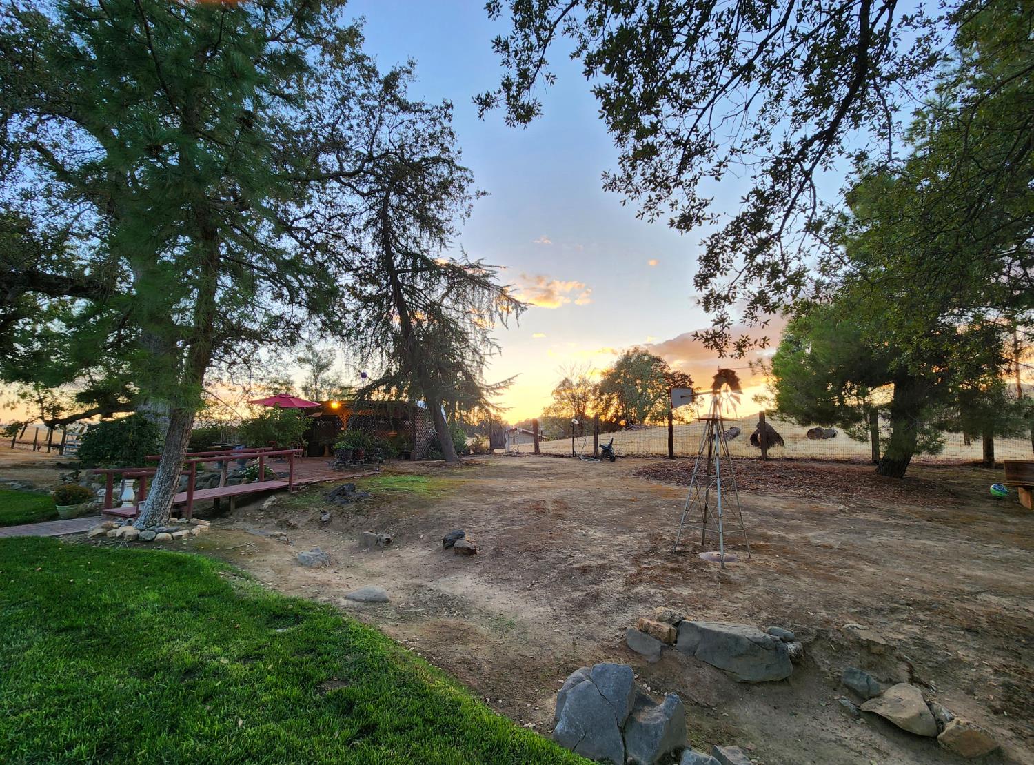 22266 Frontier Rd, Clovis, CA 93619