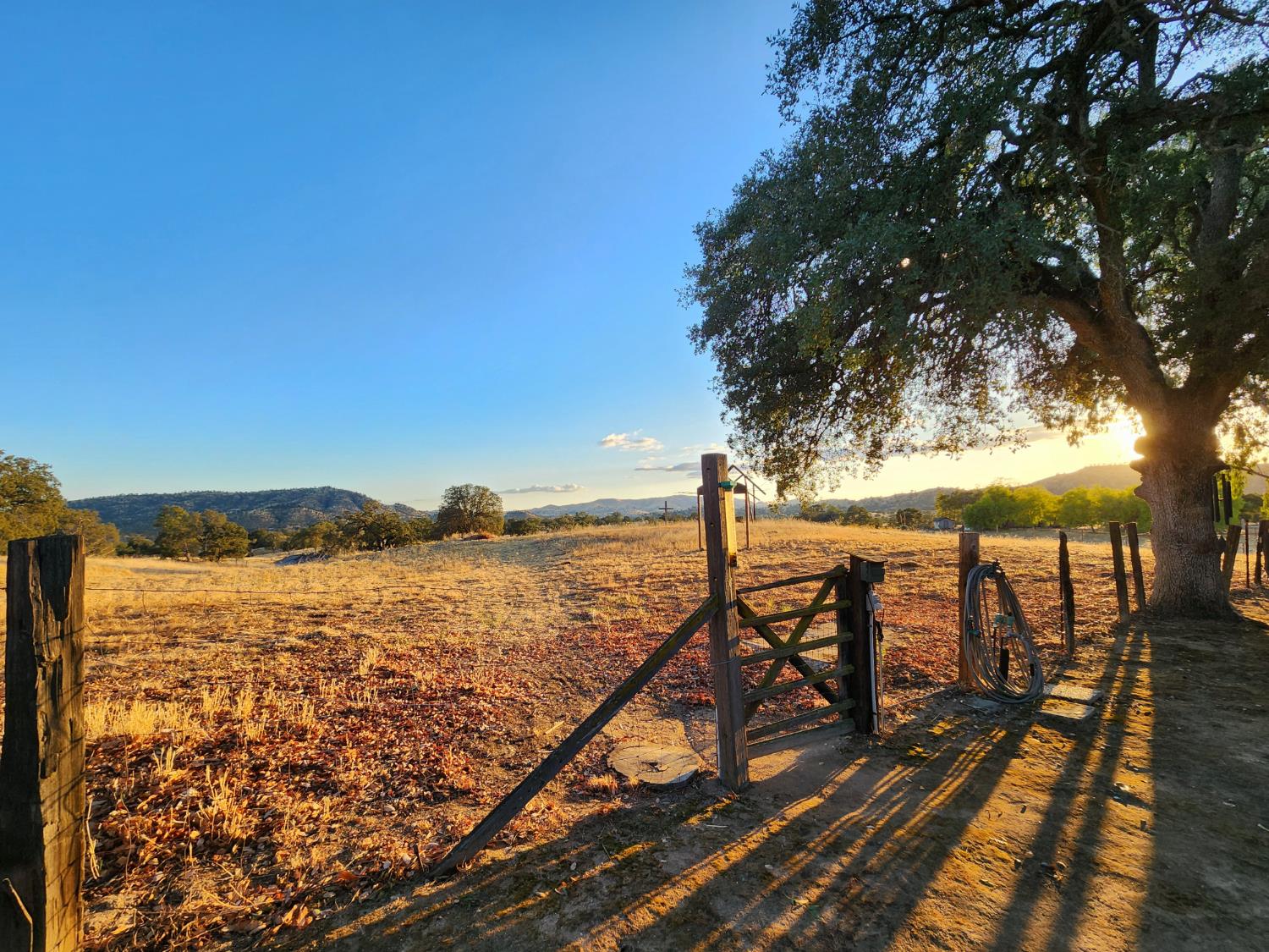 22266 Frontier Rd, Clovis, CA 93619