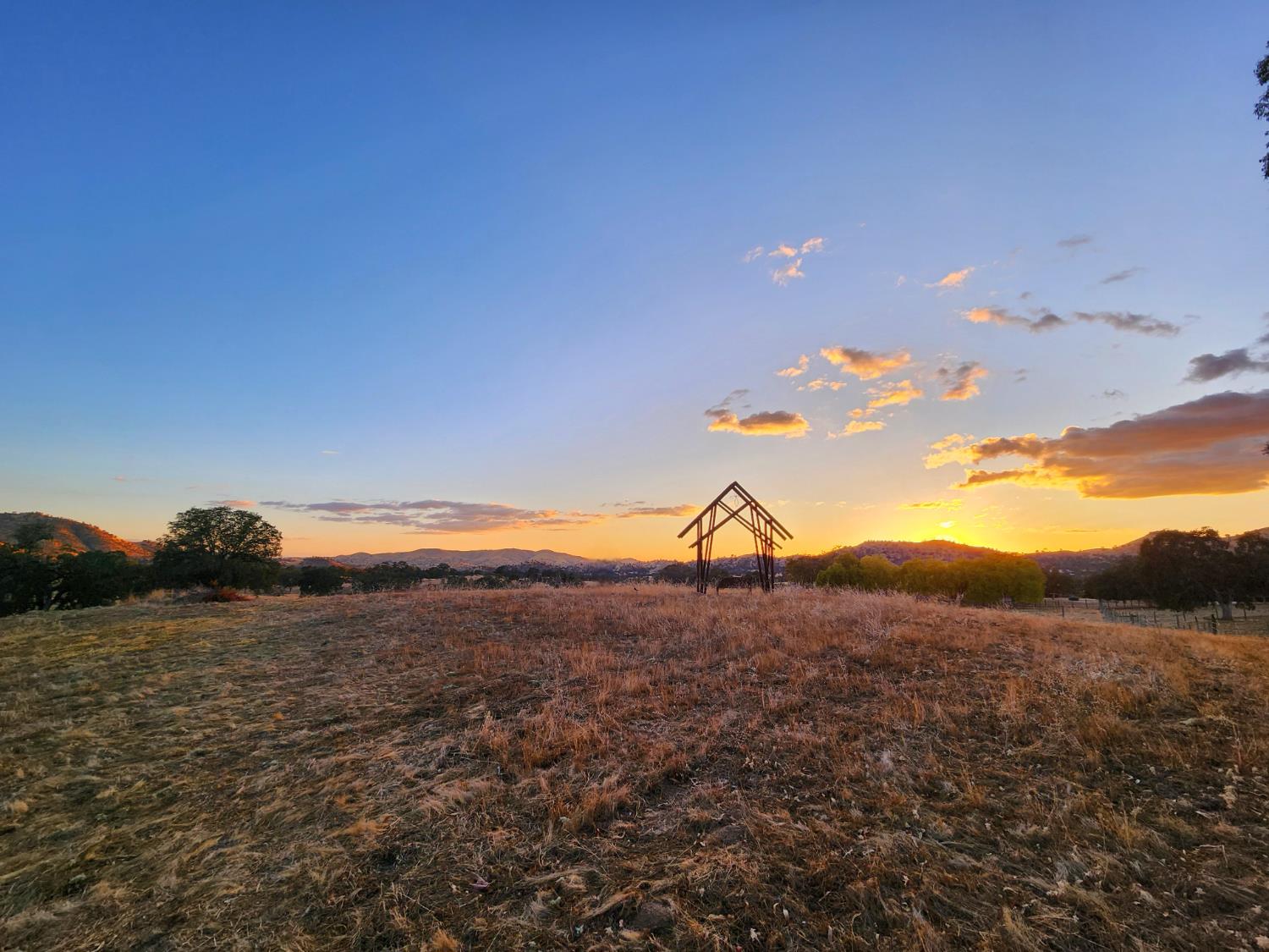 22266 Frontier Rd, Clovis, CA 93619