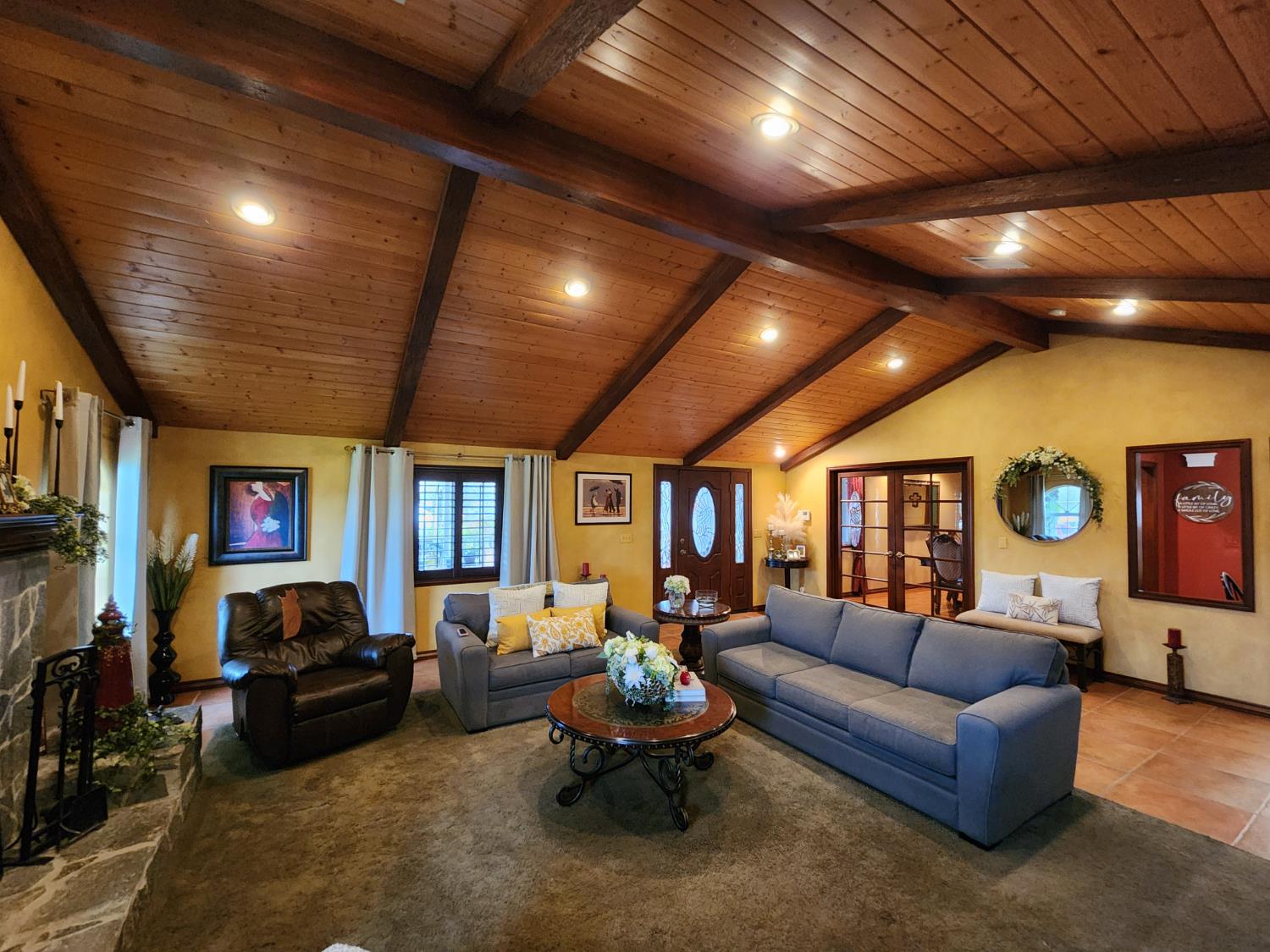 3723 W Central Ave W, Fresno, CA 93706