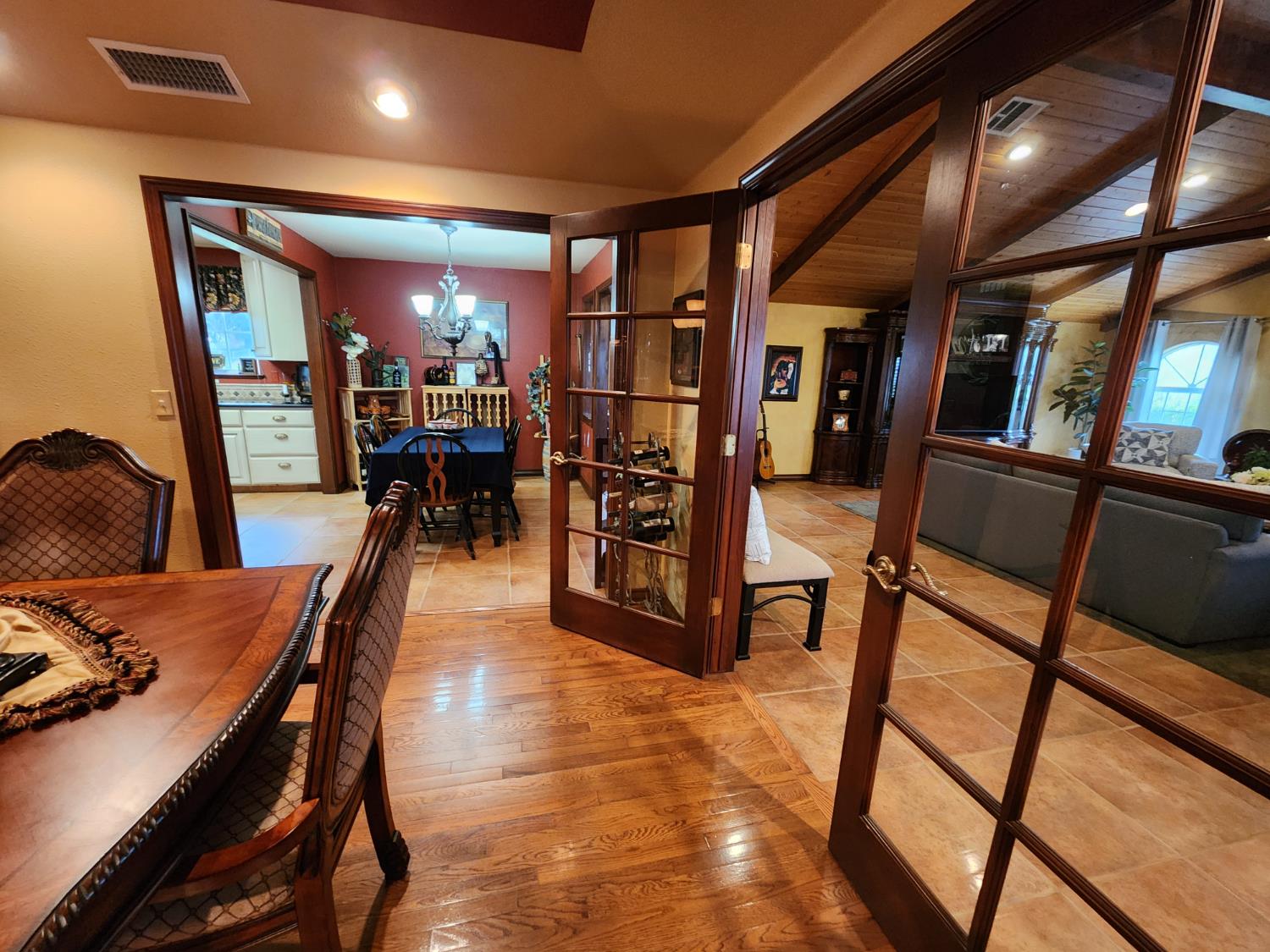 3723 W Central Ave W, Fresno, CA 93706