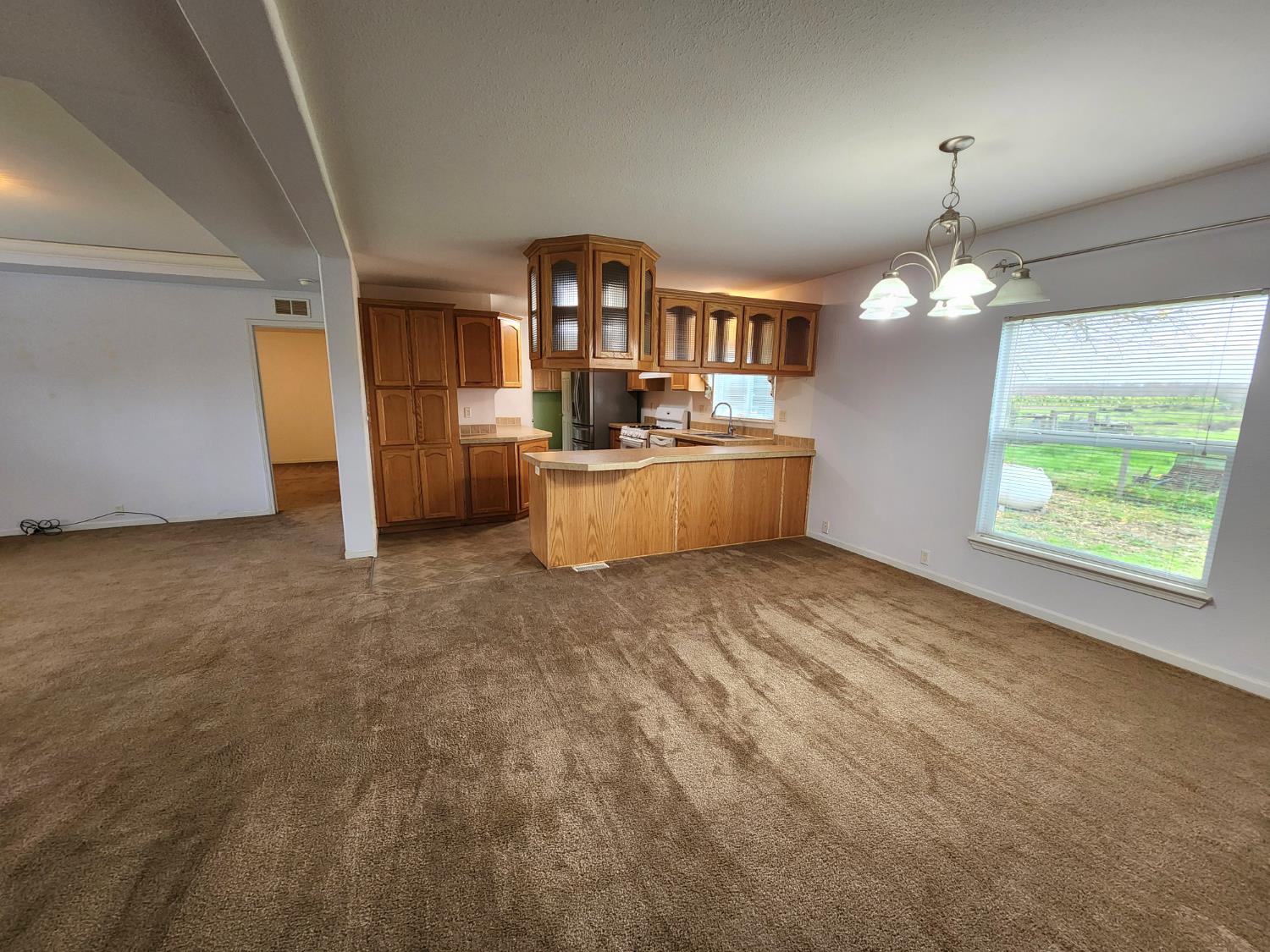 3723 W Central Ave W, Fresno, CA 93706