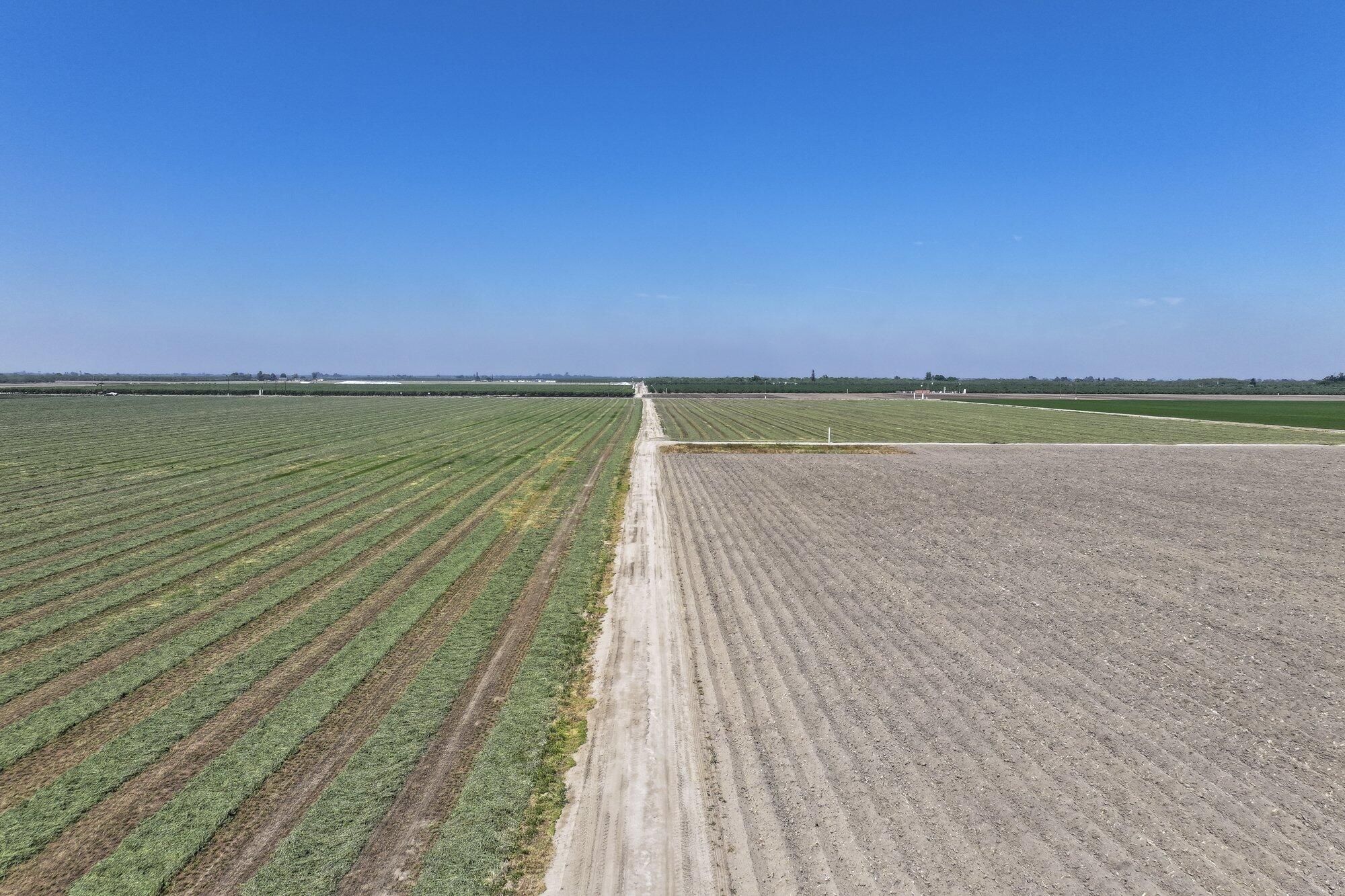 14818 Flint Ave, Hanford, CA 93230