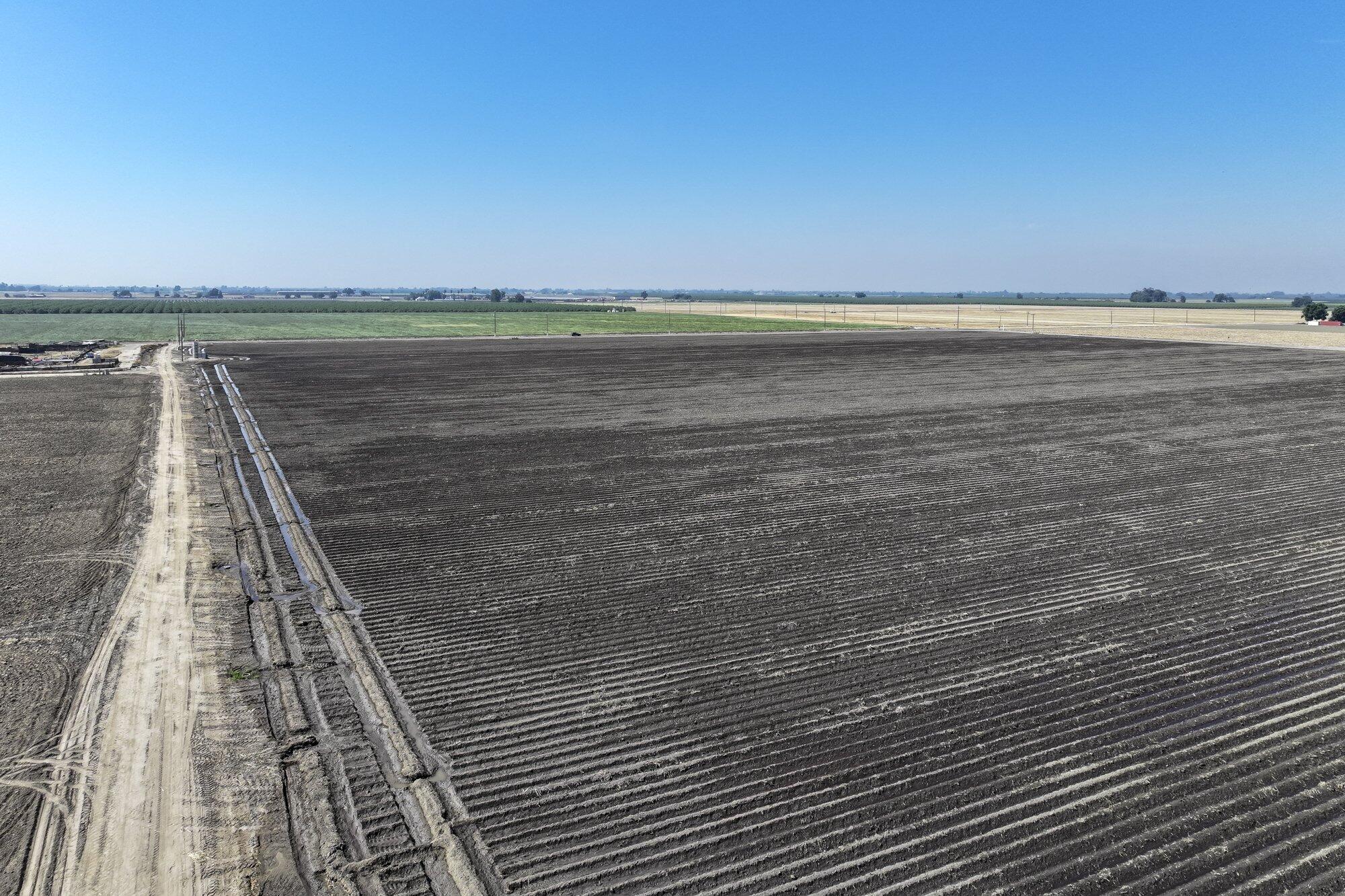 14818 Flint Ave, Hanford, CA 93230