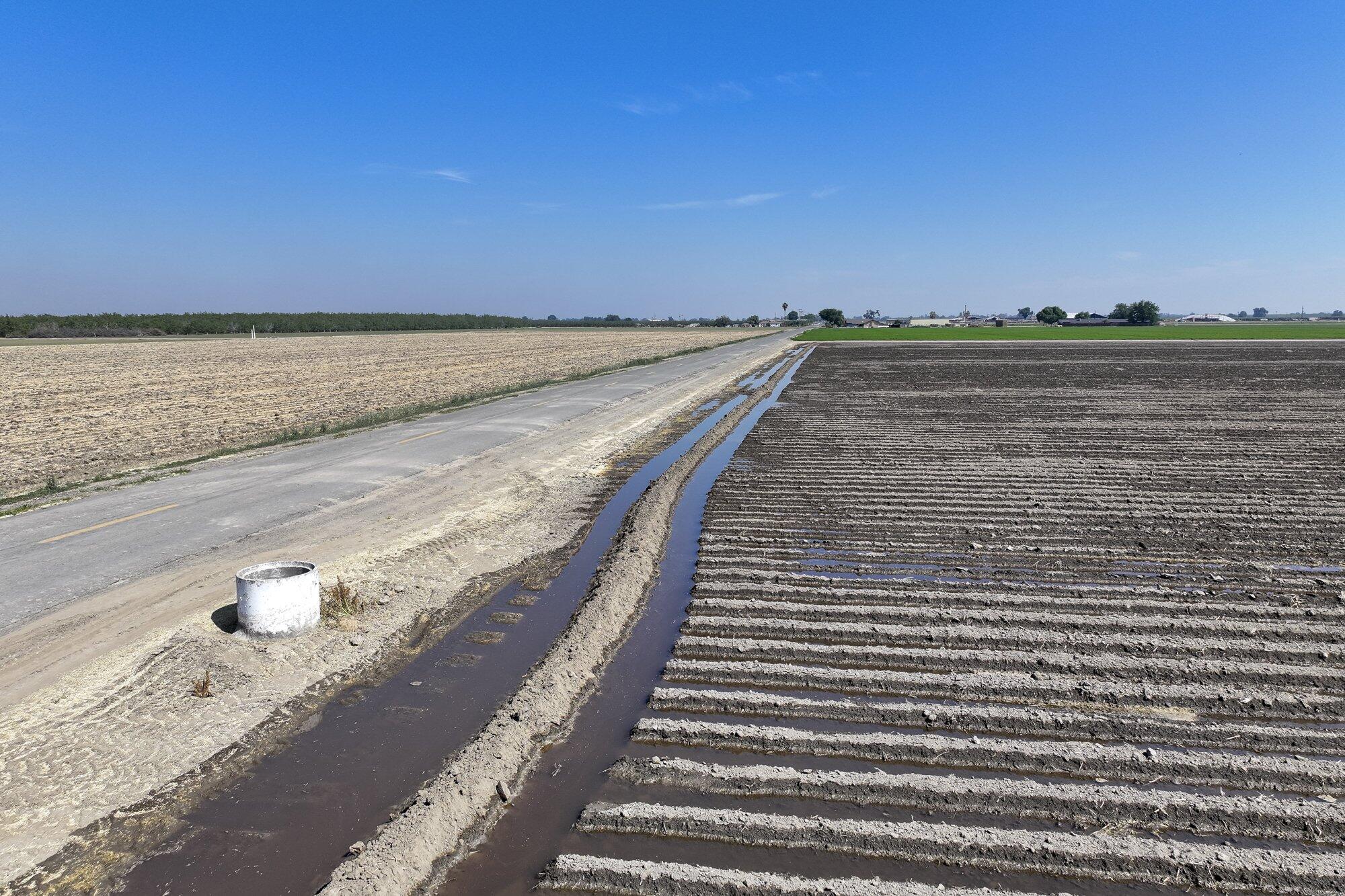 14818 Flint Ave, Hanford, CA 93230