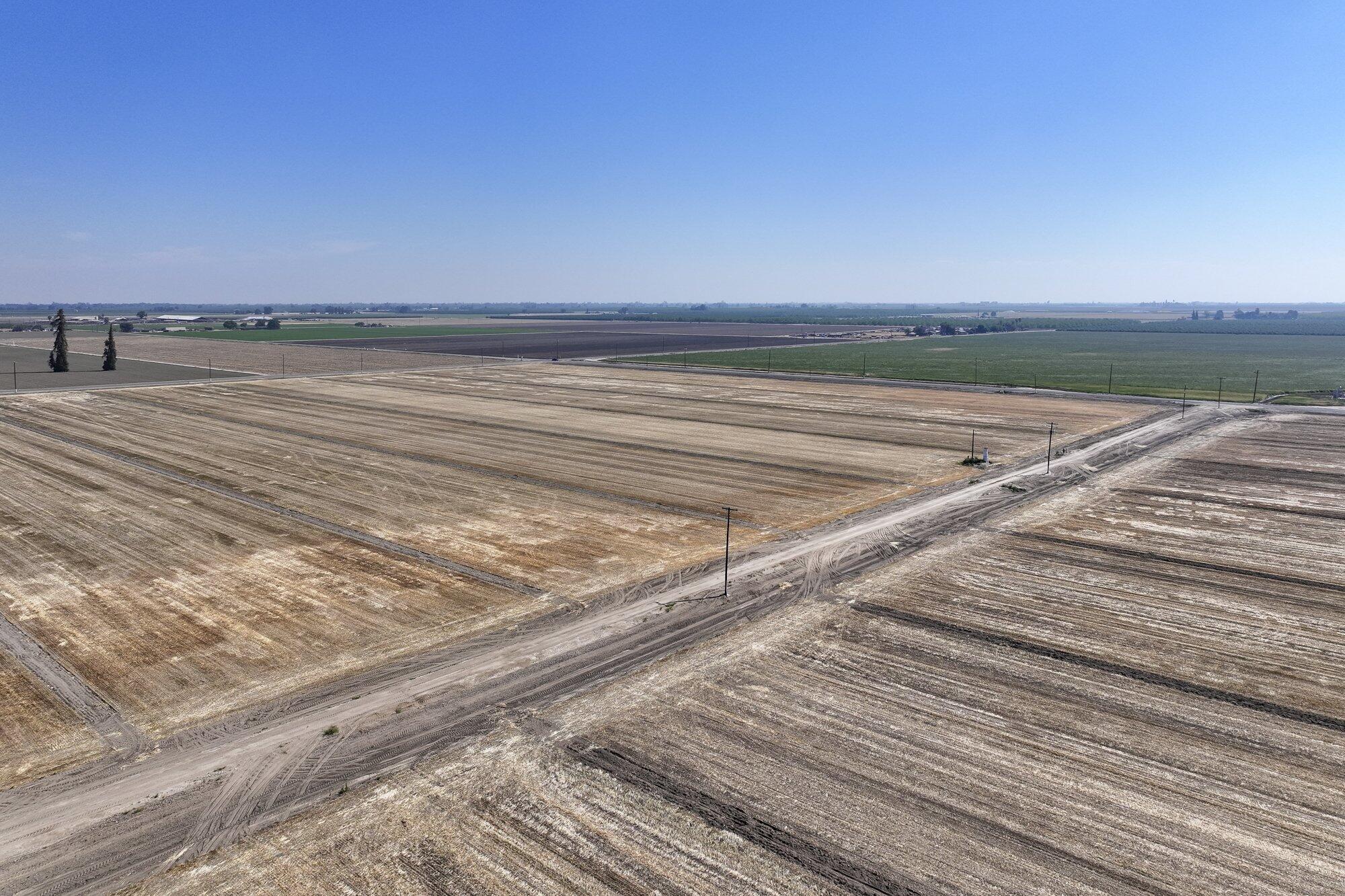 14818 Flint Ave, Hanford, CA 93230