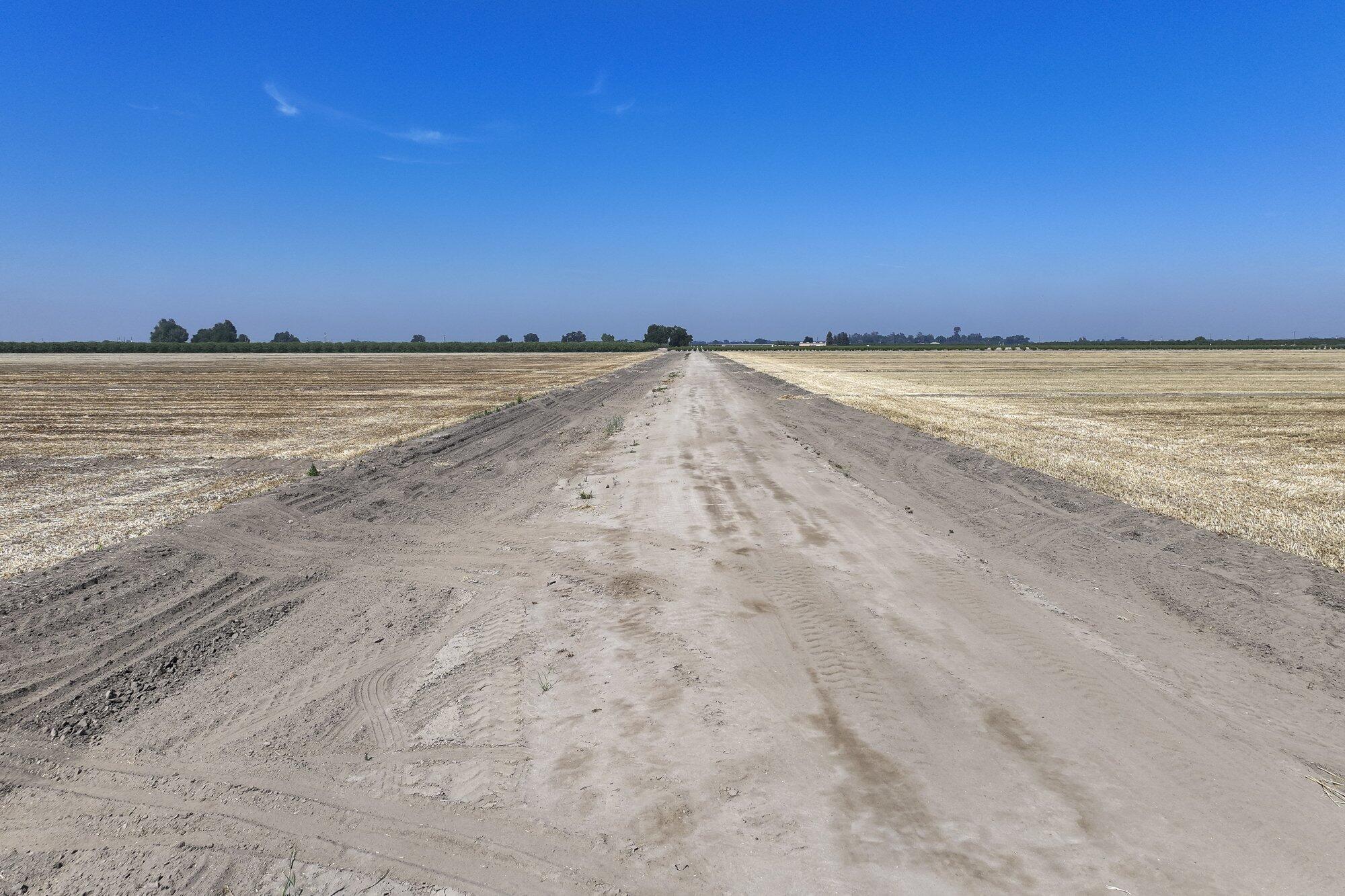 14818 Flint Ave, Hanford, CA 93230